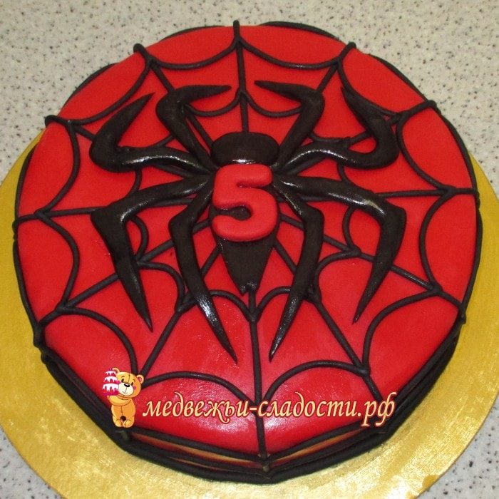 Торт с пауком на паутине